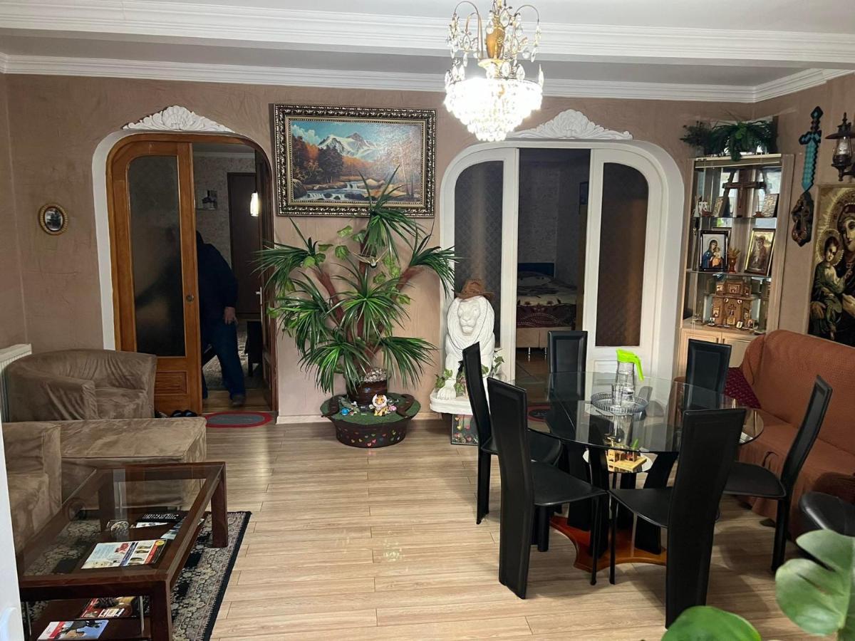 3 Room Flat In 트빌리시 외부 사진